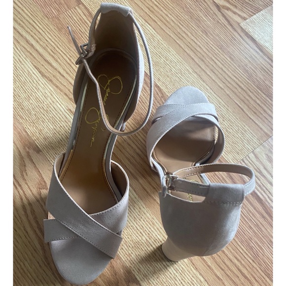 NWT - Brand New Jessica Simpson Irbella Platform Sandal Beige MicroSuede 8.5 - Picture 4 of 10